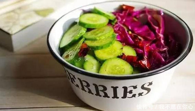 女性不想成老太婆,推荐常吃3种美食,淡化皱纹,越活越年轻