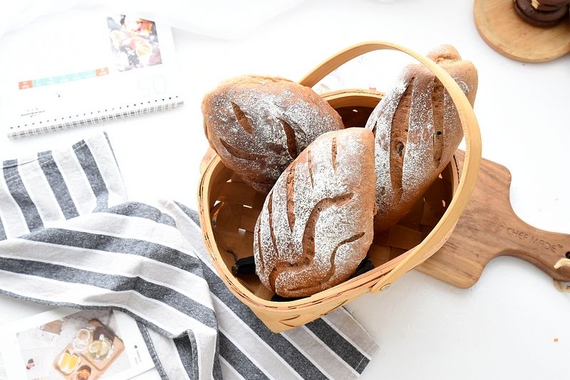 简单易做又好吃的面包，香味浓郁，是越嚼越香的那种哦！