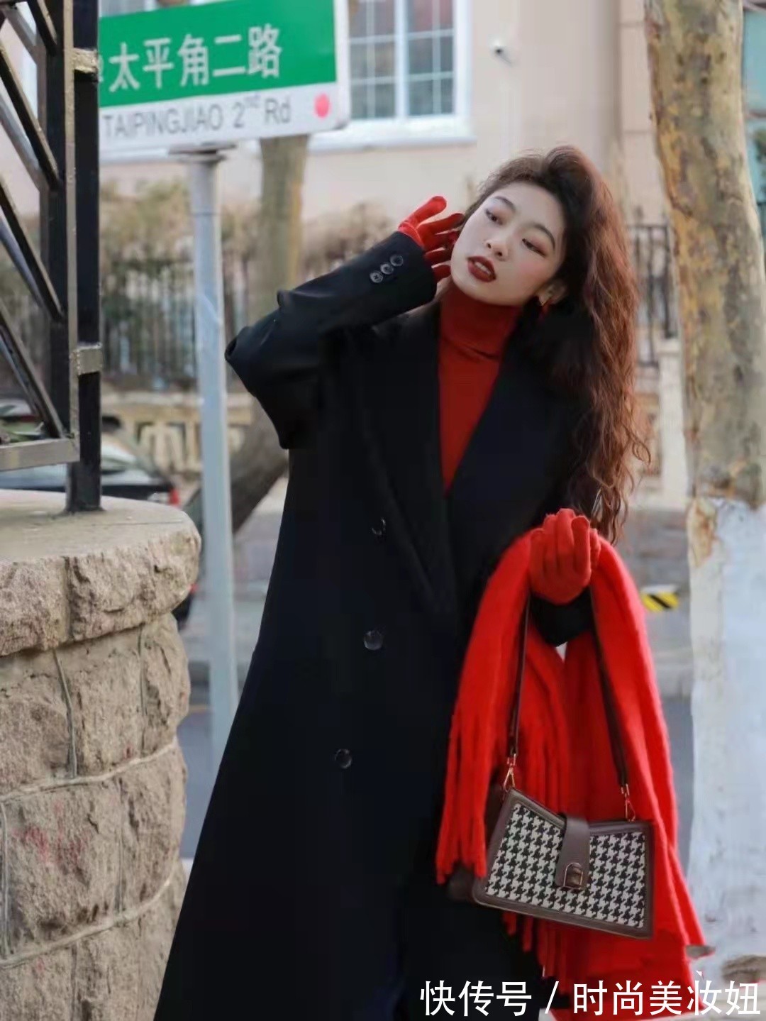 养眼 新年就是要“红红火火”,看这些气质穿搭太养眼,照穿美炸了