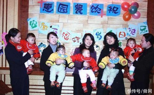 家属|48岁孕妈生下5胞胎,80名家属到场,看到孩子性别后乐开了花