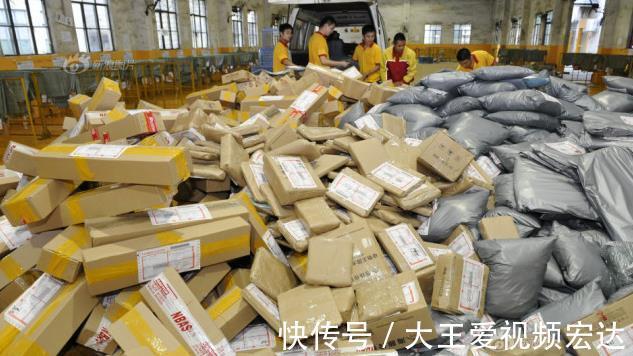 福音|圆通快递涨价了，派费上调0.1元，快递员福音来了，网友服务呢