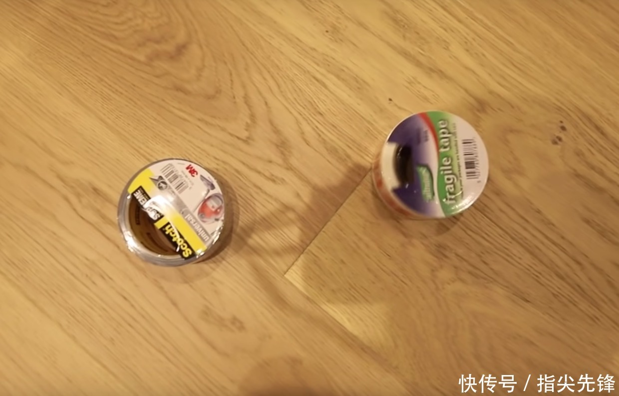 100块把土鳖宅男变鲜肉超模,英国俩沙雕小哥把时尚圈玩坏了