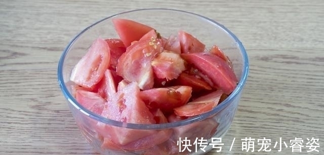 晒晒一家4口的晚餐,全是家常菜,用心搭配,家人爱吃,顿顿光盘