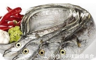 买带鱼有诀窍牢记“挑带鱼8字口诀”，学会了买带鱼不踩坑