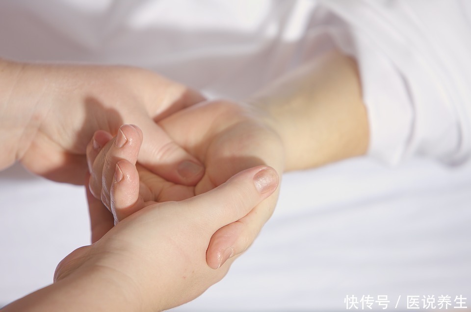 脑梗并非毫无征兆,睡觉时身体会发出5个信号,