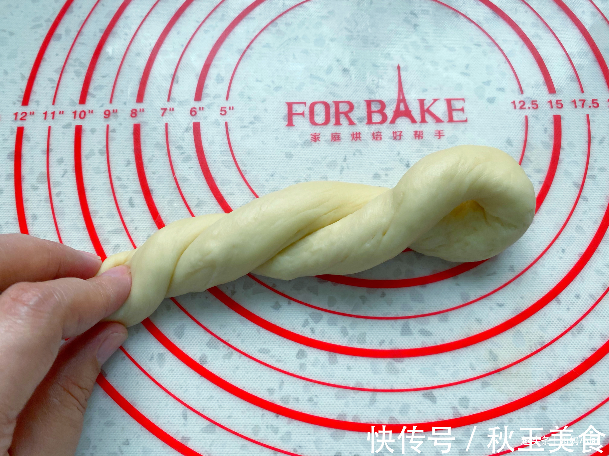 发酵|小面包按这个配方做，松软拉丝又美味，零难度新手一次成功