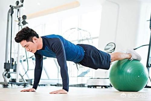 体质|一天三组俯卧撑，每组三十个，一个月后体质能否变强？