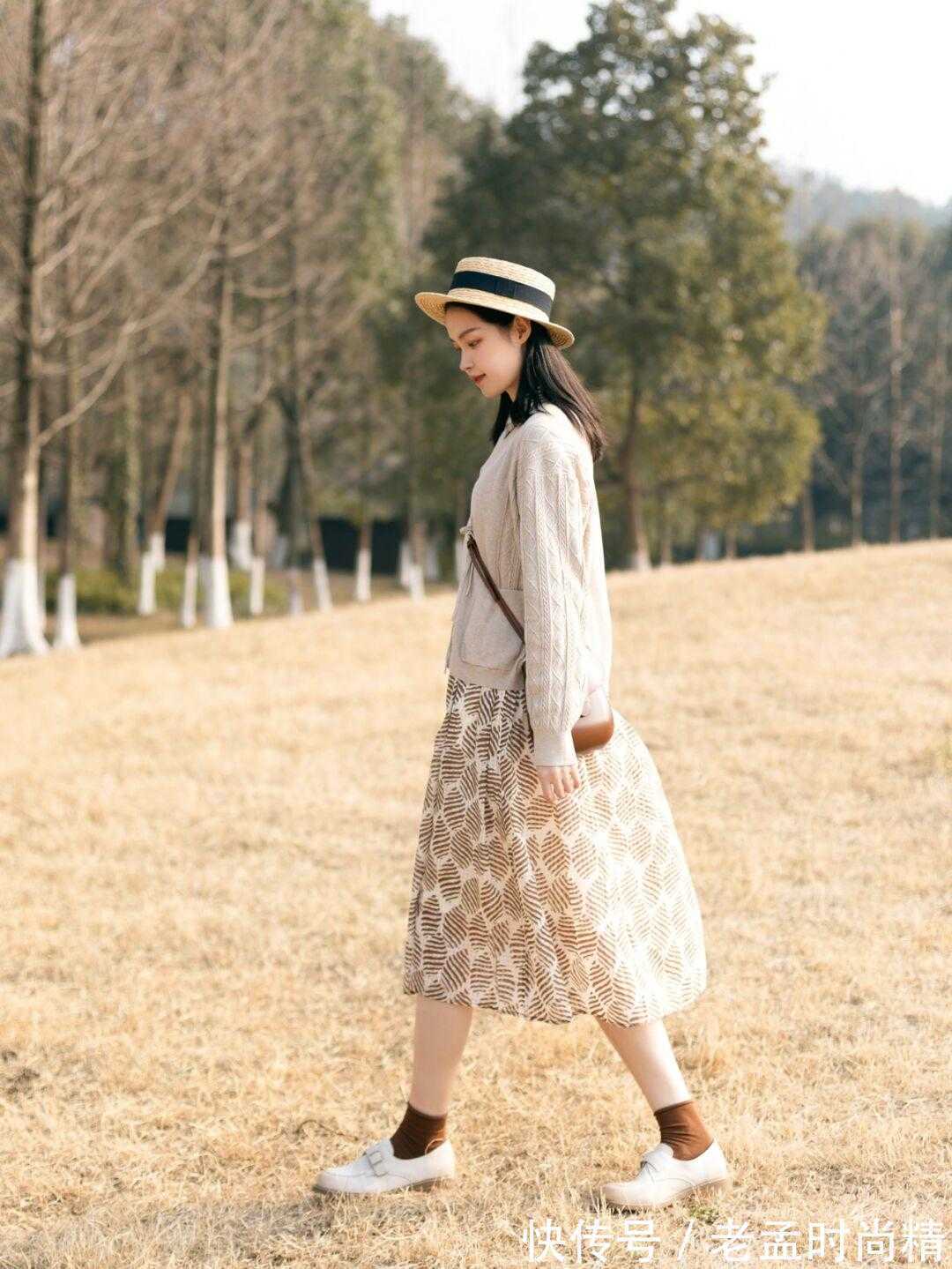 半身裙|小个子女生初春该穿的小裙子? 看看2022年款,这2款可能更适合你