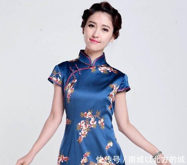 旗袍的开叉原来还有这样的作用,不得不佩服这样的想象力!