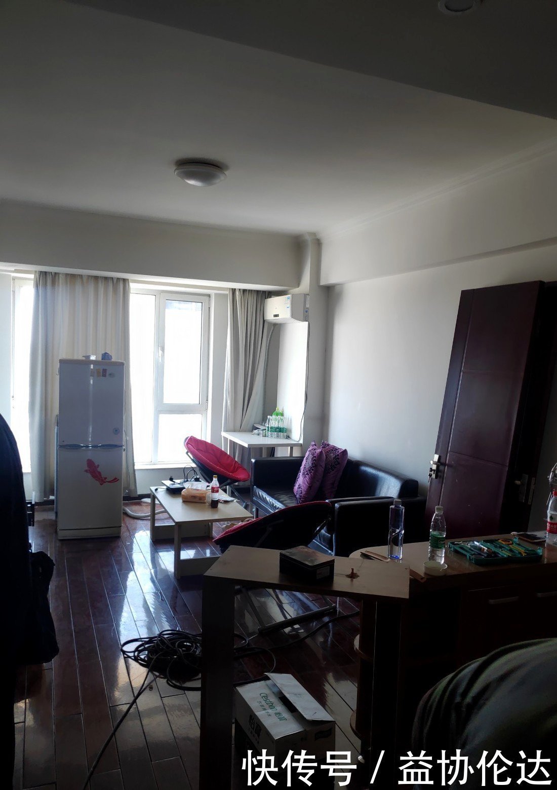 卧室|看了她的46㎡小窝,头一回见卧室装两个门,美观又实用,很聪明