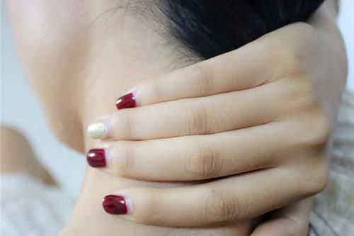 一段时间|蹲下去一段时间再站起来时，感觉头晕、眼冒金星，是贫血了吗？