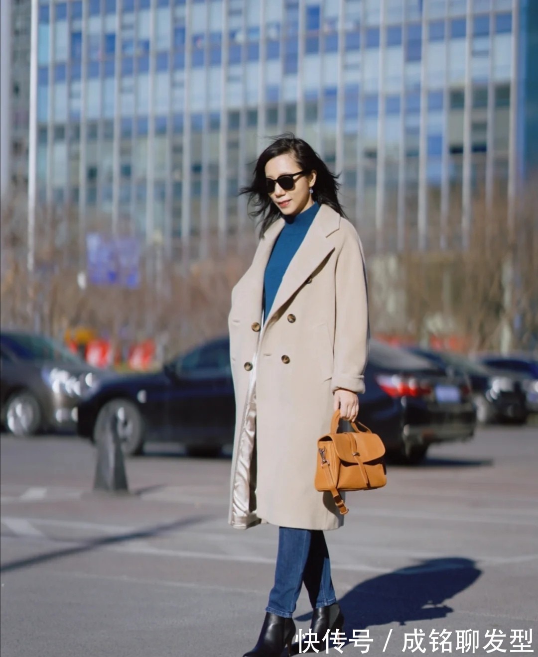 长大衣 中年女人穿搭要精不要多,有这“一衫一裙二衣”就足够,时尚减龄
