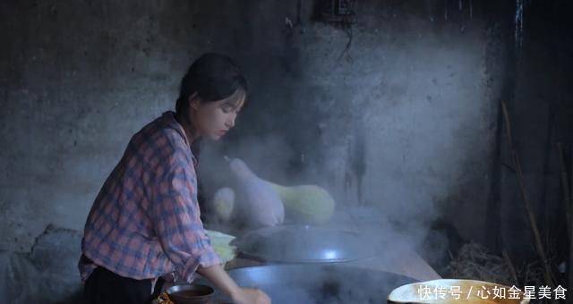 鲜花|李子柒强大的喜爱坚持生活在乡村,古法制作酥脆鲜花饼