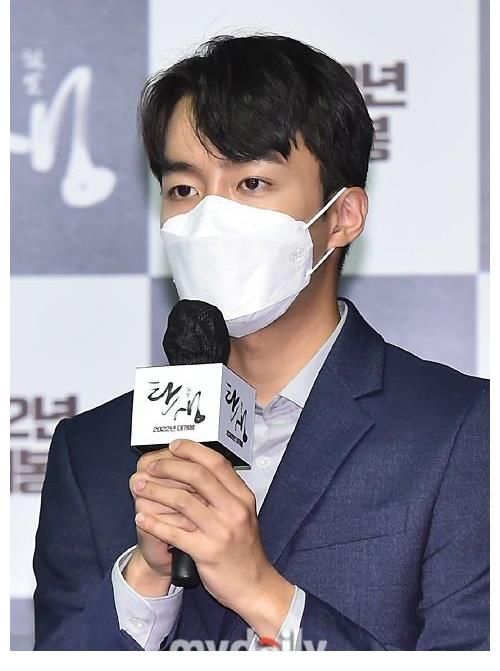 「MD PHOTO」 安圣基尹施允等艺人出席新片《诞生》发布会