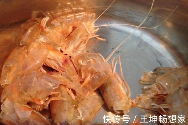 虾头里面是精华还是脏东西可以吃吗才知道，这么多年虾白吃了