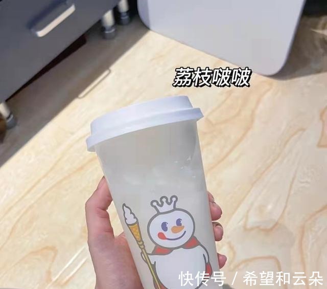 小姐姐|蜜雪冰城新品测评，8款好喝不贵的饮品，亲测不踩雷！