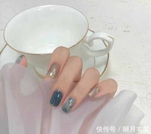 时髦|手黑做什么美甲好看？纯色经典，豹纹时髦，都很有格调