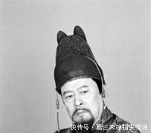 争议最大的人 辅佐十一位帝王, 是公认的圣人, 死后却被唾弃千年!