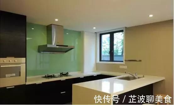 厨房|现在厨房装修已经不流行贴瓷砖了,聪明的人都喜欢这样装!