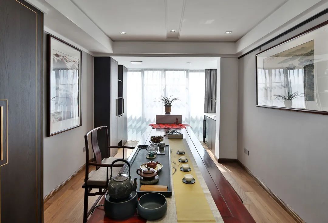 诗意|210㎡新中式,现代简雅舒适,中式端庄布置,营造禅意气质