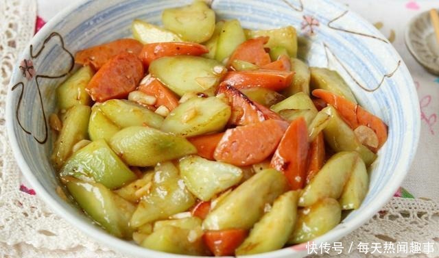 7月必吃的菜,简单一炒比肉还香,营养美味,女儿最爱