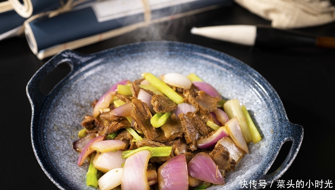 牛肉怎么腌制才嫩?不要只会放生粉,教你一招,炒出来又嫩又滑