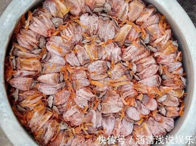 家里柿子太多怕放坏,教你一招快速成干,柿饼香甜柔软有嚼劲