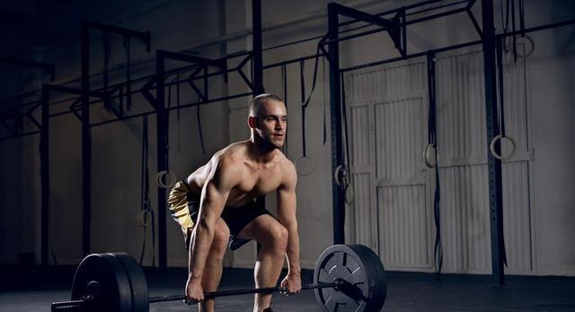 有氧运动|什么时间健身效果最好?拒绝过度训练、不要牺牲睡眠去锻炼