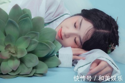 百合茶|长期失眠的，每天叩手50下，心经全疏通，睡眠稳一觉到7点