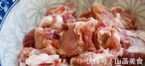 米饭|排骨我家从不炖着吃,淋上鸡蛋液,一周做5次,太费米饭了