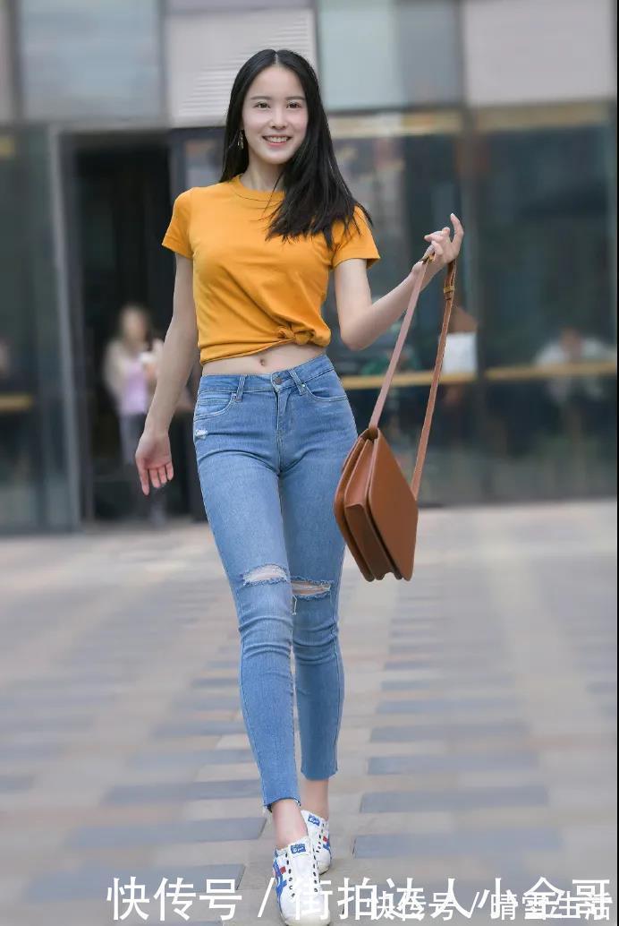 可爱|街拍:长发披肩、温柔可爱、穿着时尚的大美女