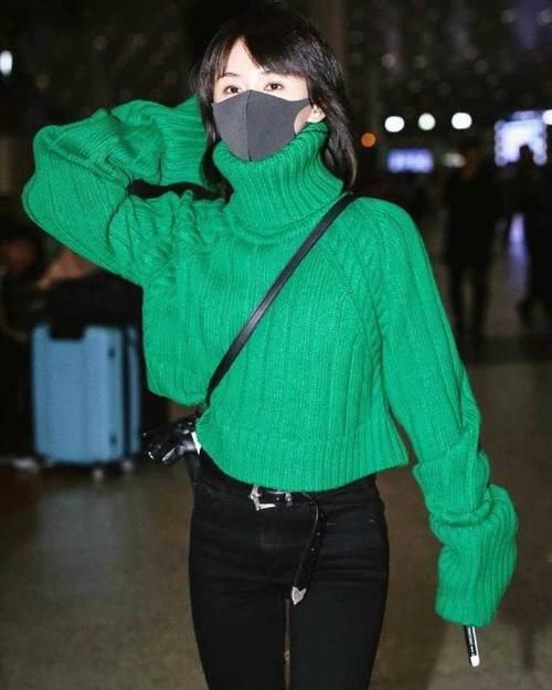 大长腿|绿色毛衣配铅笔裤个性保暖，显高洋气，很适合日常穿搭