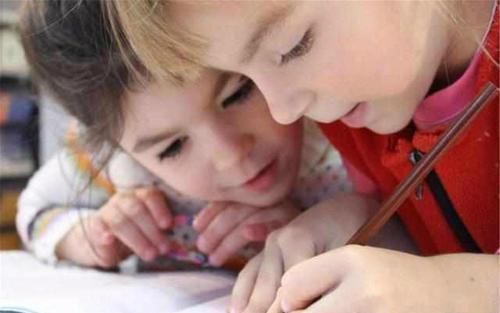 新东西|从小有3个特征的孩子，智商一般不低，若娃全中，家长该偷笑了