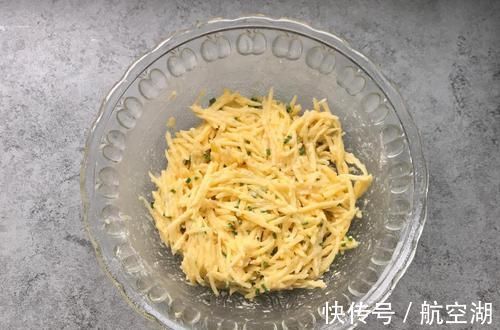 土豆丝|这早餐饼我三天两头给孩子做一次,养胃助消化,营养高,好吸收