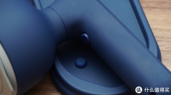 黄昏鼓捣家电 篇四十八:便携又好用 家用出差两相宜的舒乐氏手持挂烫机使用测评