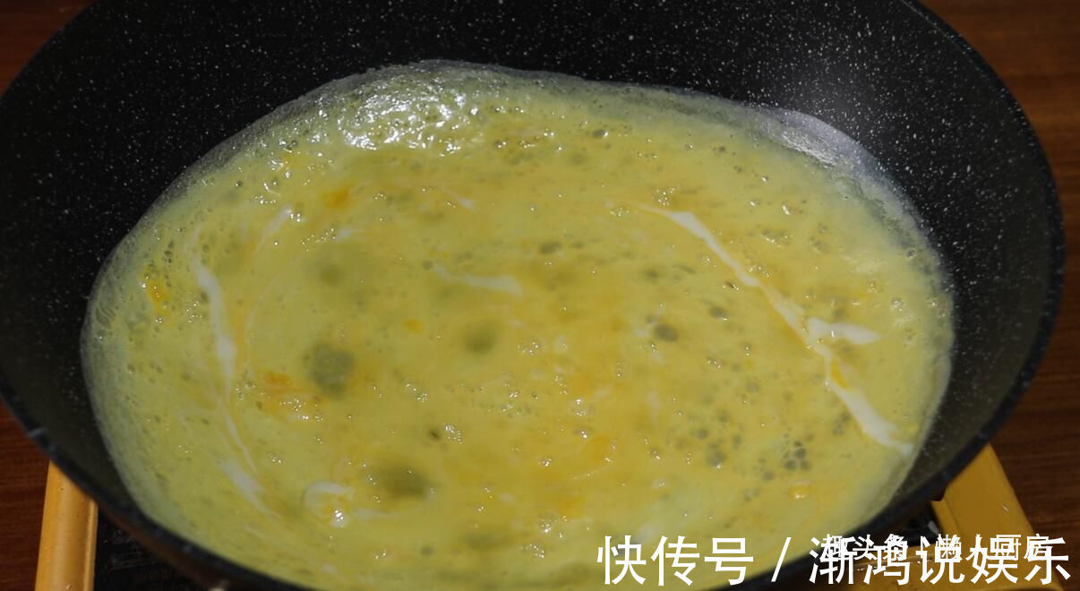 饺子皮|饺子皮别只会包饺子,教你做韭菜小笼包,不用揉面,不用发酵