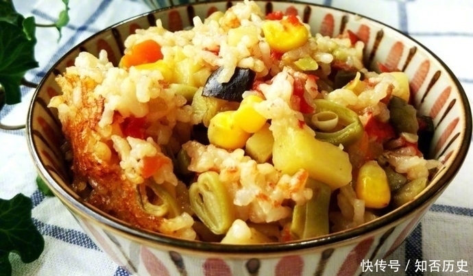 家常|家常焖饭,食材随心搭配,孩子们很爱吃,营养健康又好做