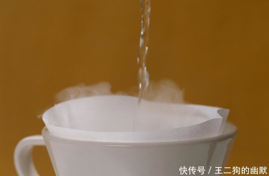 浇花不能使用这4种水,不利于花草生长,大家要谨记