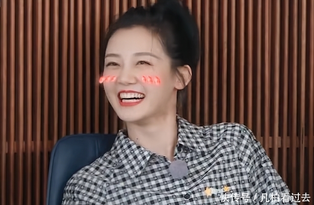 苗苗 苗苗提前起床录节目,桌上放的“大方盒”引热议,郑恺眼光真毒