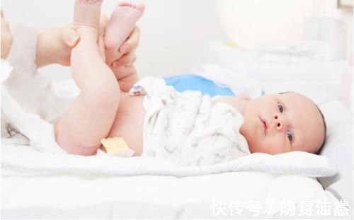 一惊一乍|婴儿会在睡梦中偷笑?关于新生儿的小秘密,新手爸妈都了解过吗