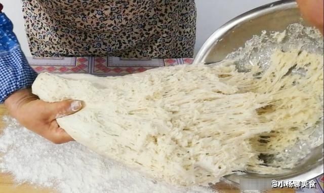 想要快速发面,别只放酵母!加滴它不到3小时发满盆!