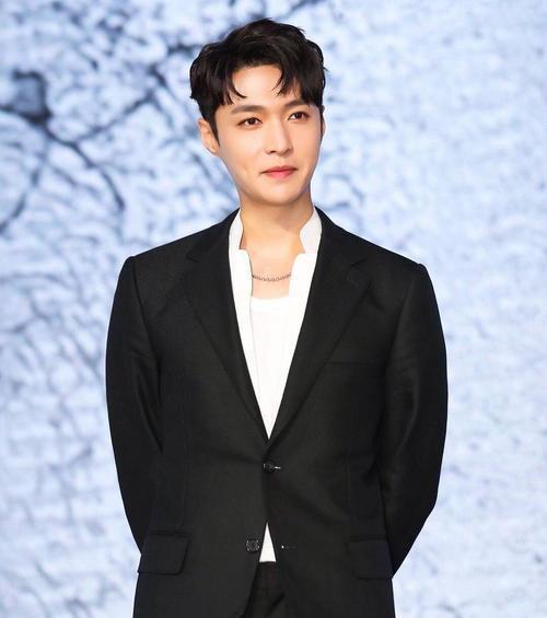 黄明昊惊喜加盟《极限挑战7》唯一老成员只剩下了他，张艺兴退出