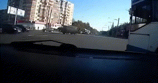 |搞笑GIF:三个老板看一个员工干活,这名员工辞职的心都有了