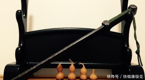 为了对付武士刀,日本古代警察将源自中国的“铁尺”纳为常备武器