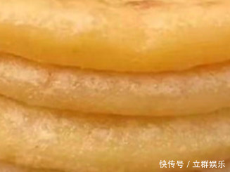 早餐饼最好吃又简单做法,1碗面粉,开水一烫,15分钟做好出锅