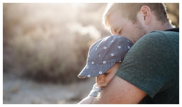 爸爸的一句话，让孩子感到自卑，网友：果然安全感很重要