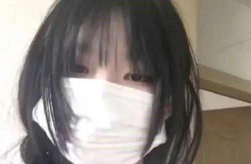 扎丸子头 女生在学校里面只能“扎马尾”试试这3款发型，桃花运好到爆