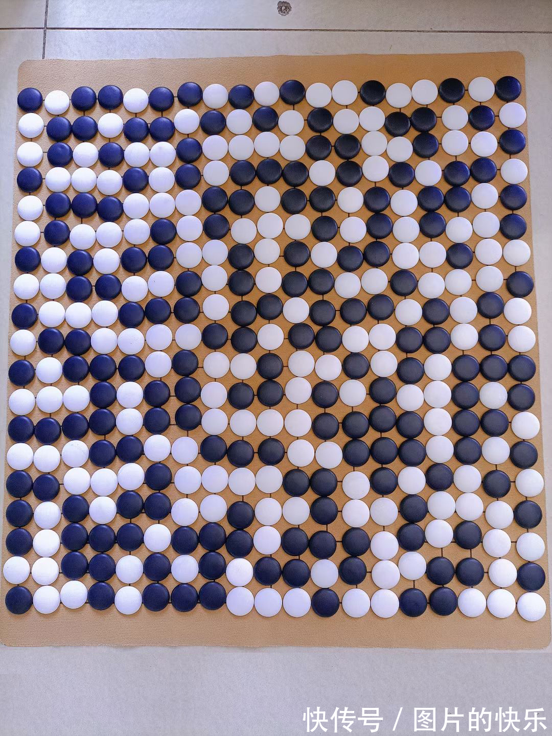 |搞笑神评:这是2万块钱,你拿去多喝点热水