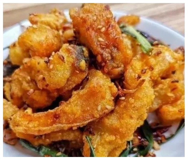 鱼的最新做法,只需3步,金黄酥脆口感好,聪明的人都这样吃