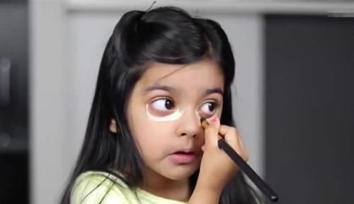 初潮|女孩第一次来月经的年龄很重要,小于这个岁数,通常再难长高